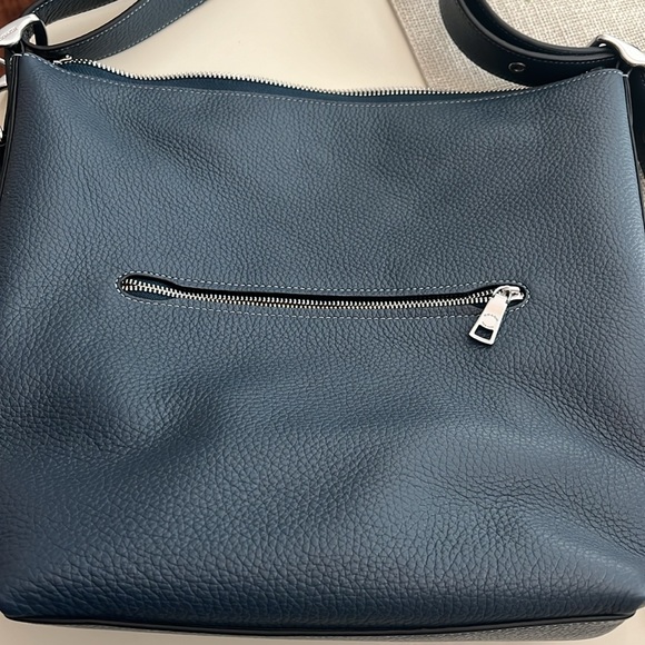 COACH Val Duffle w/matching wallet - Picture 6 of 9